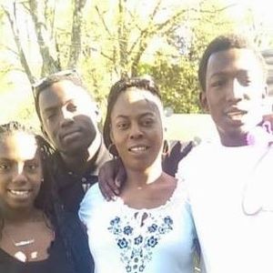 Meet your Posher, Naomi